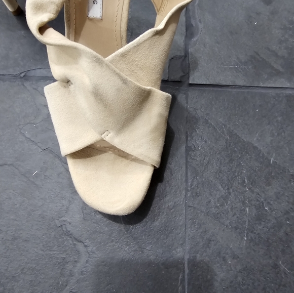 DIANE VON FURSTENBERG Beige Suede Platform Open Toe Stiletto Sandals Pumps 7.5 - - Picture 6 of 6